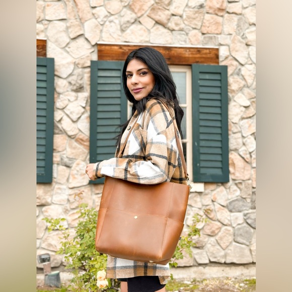 Handbags - Cute tote on sale